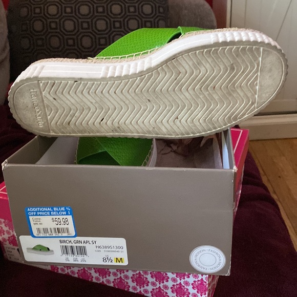 Right green platform slides - Picture 3 of 3